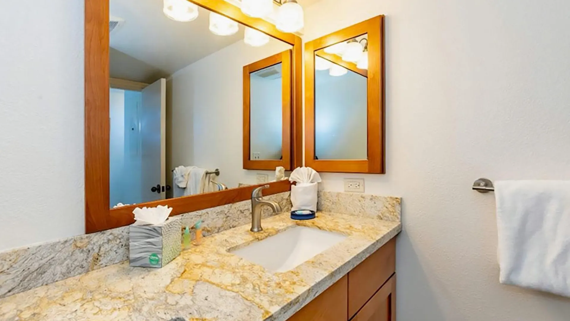 Kamaole Sands 7-206 - Renovated, Courtyard Views, Steps To The Beach, Ac ワイレア 別荘